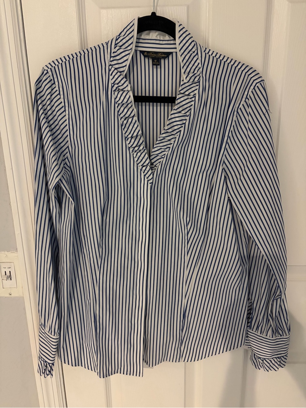 Brooks Brothers Blue & White Striped Womens Blouse. Ruffle V-Neck Collar size 12